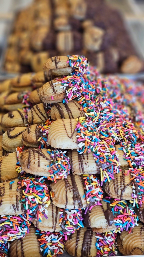 Petitfor cookies from Al-Taj